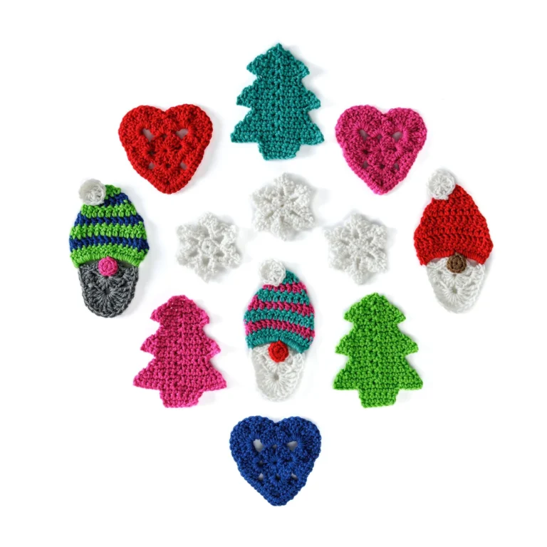 Christmas crochet applique pattern featuring festive designs for holiday crafting.