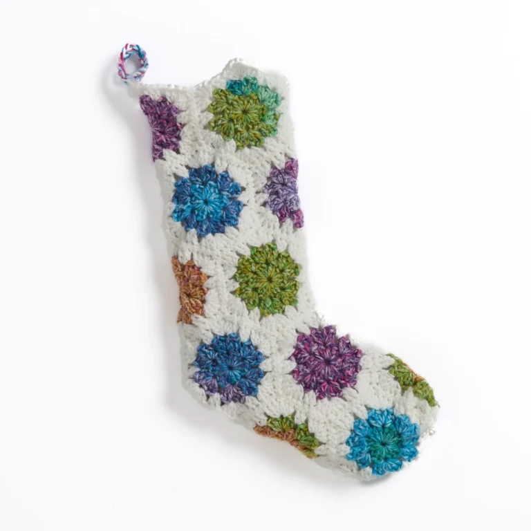 Hexi motif stocking crochet pattern for festive holiday decor