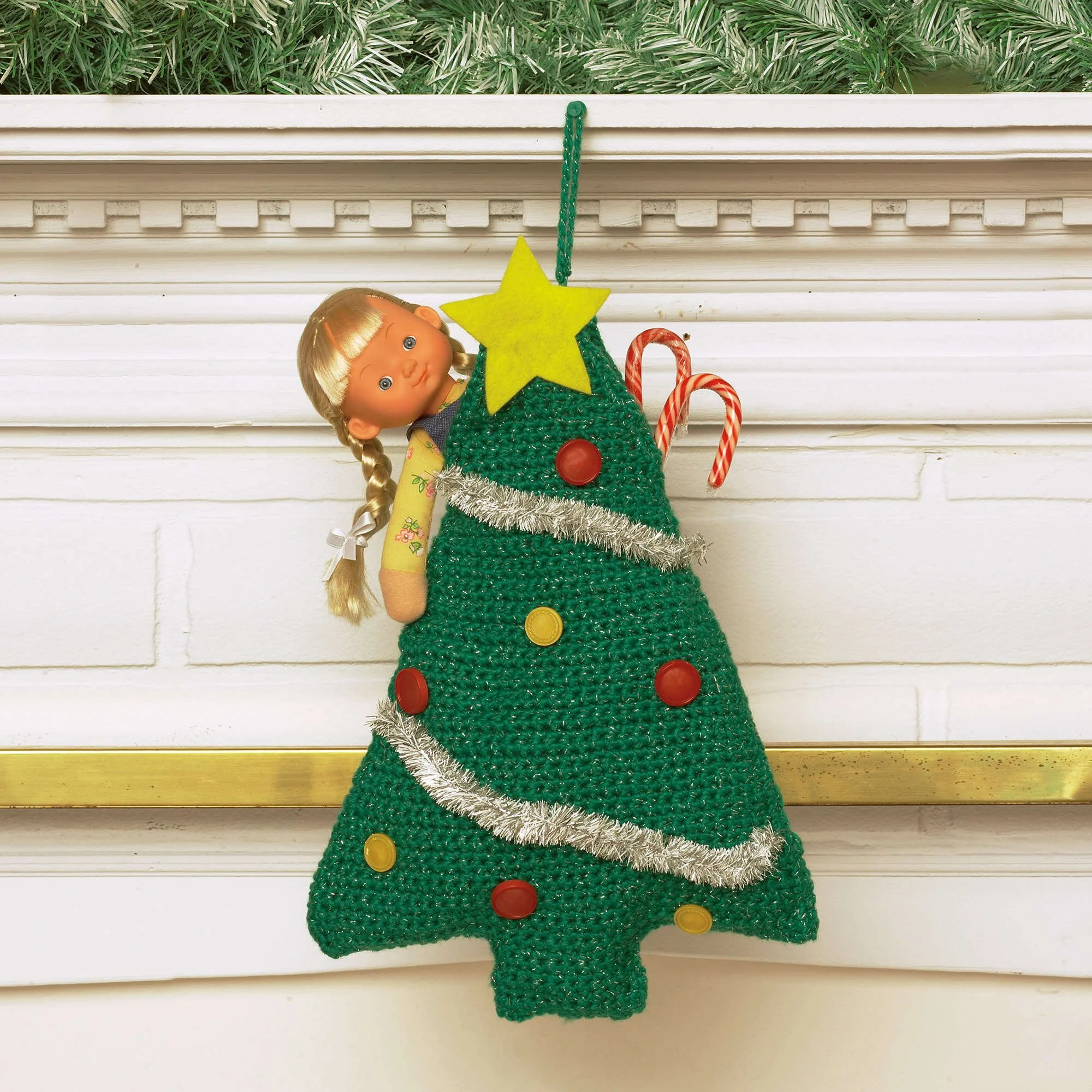 Simple tree stocking pattern for festive holiday decorations