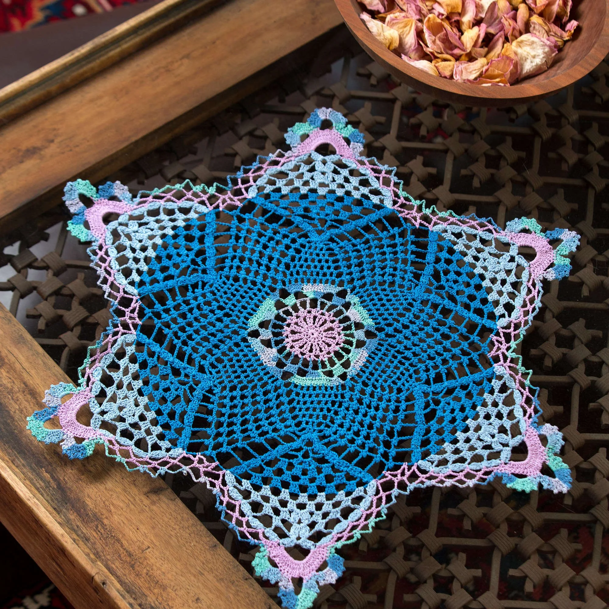 Detailed snowflake crochet doily pattern for beautiful home decoration
