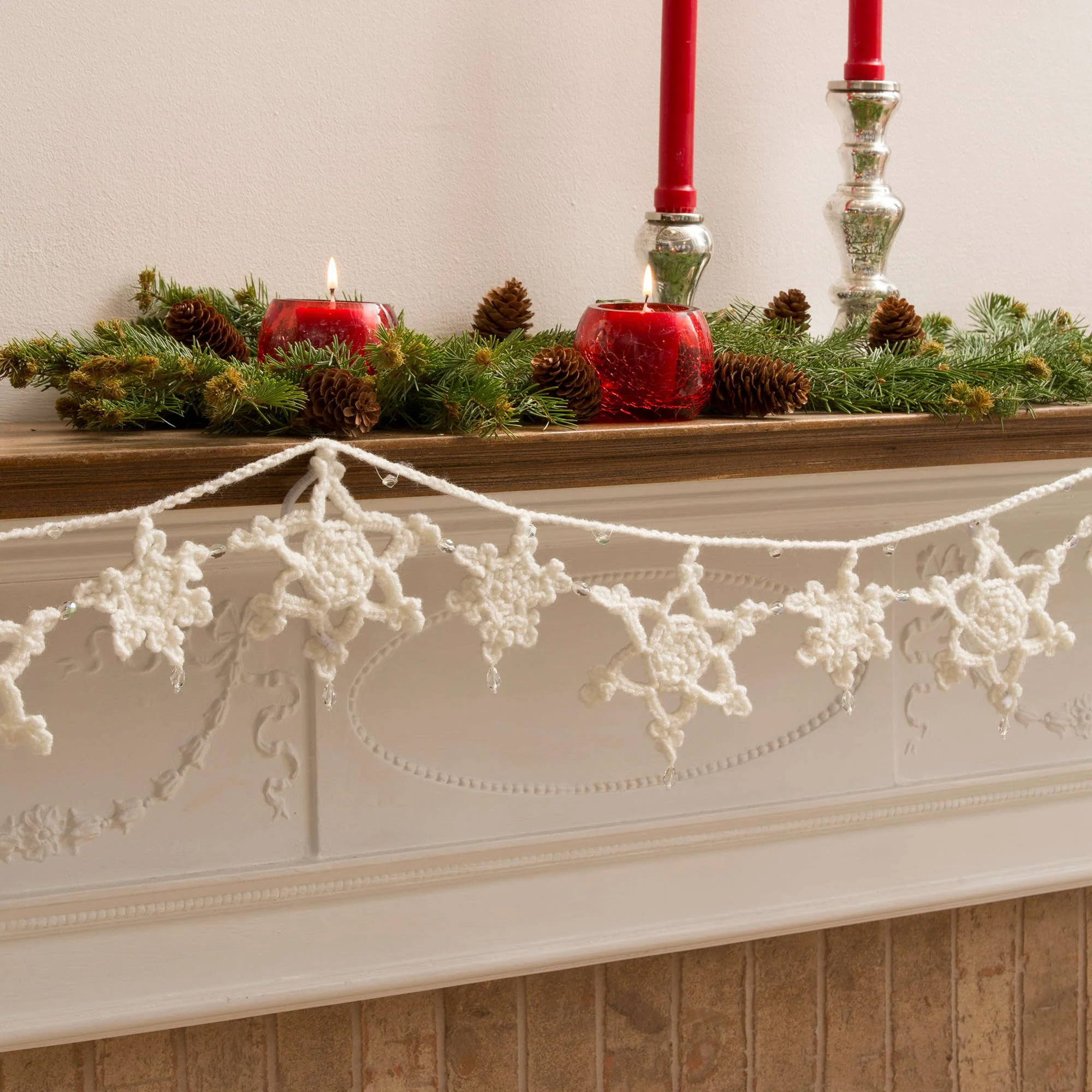 Snowflake Garland Pattern